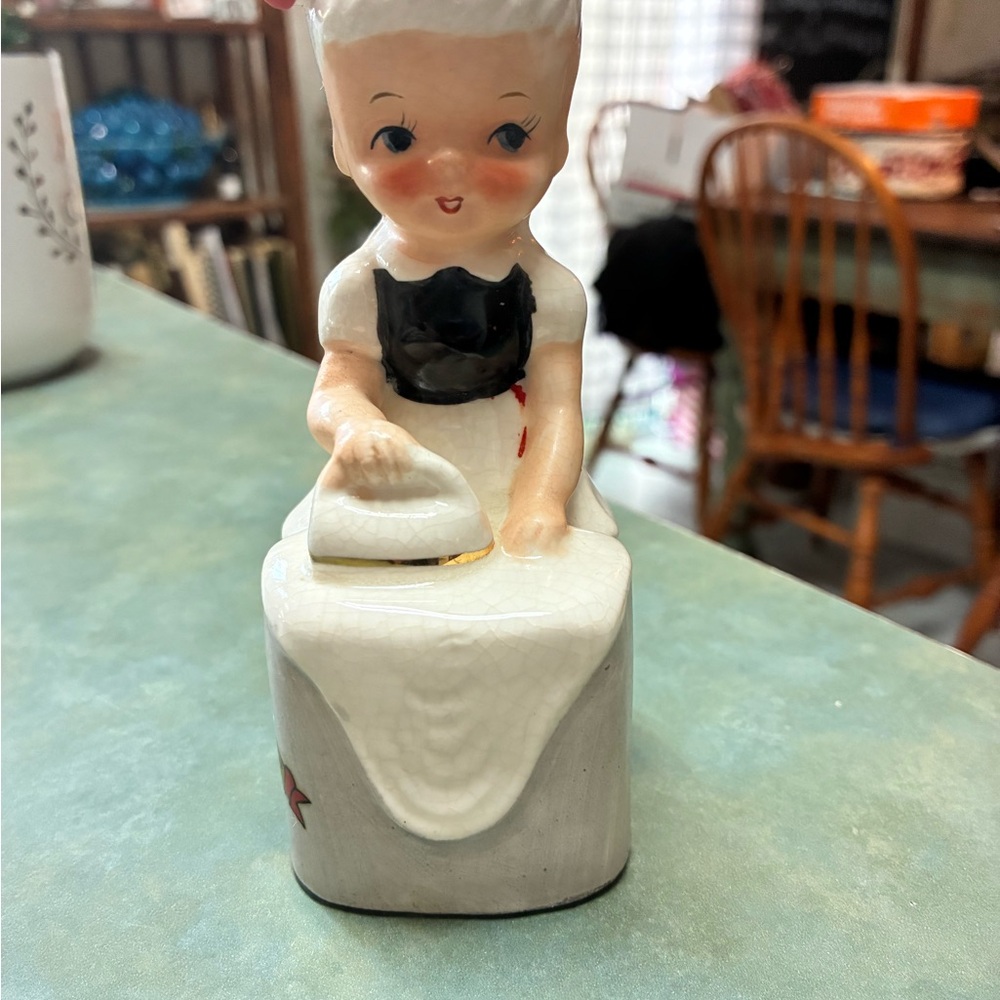 Vintage Fort Worth souvenir Ceramic Figurine with Iron